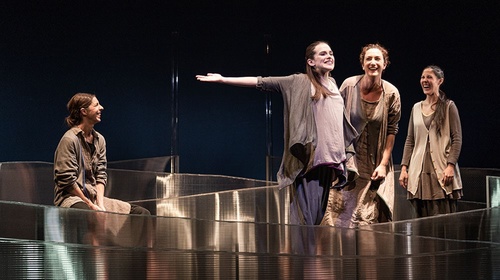 «Quatre dones i el sol» en el Teatre Akadèmia