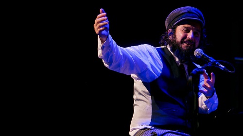 Vinicio Capossela. Acompanyat de Dimitris Mistakidis i Valeria Bergalli