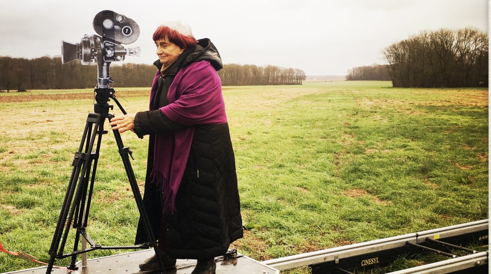 VARDA BY AGNES - PARLONS CINEMA - AV caméra carton micro traveling filtre © Julia Fabry