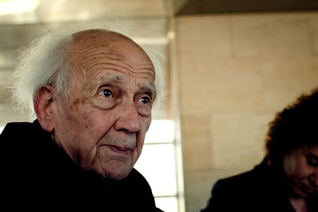 Zygmunt Bauman: «Hay que hacer una nueva versión de nosotros mismos para hacer de nuevo los lugares»