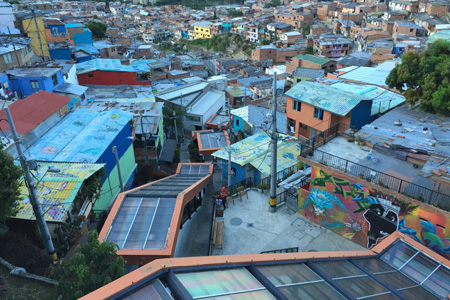 Un recorrido por Medellín, una ciudad en transformación con los Amigos CCCB
