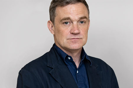 Patrick Radden Keefe: «Obligar al poder a rendir cuentas es uno de los deberes del periodismo»