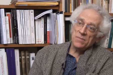 Tzvetan Todorov: “Estem a favor de la democràcia però a condició que vagi en interès nostre”